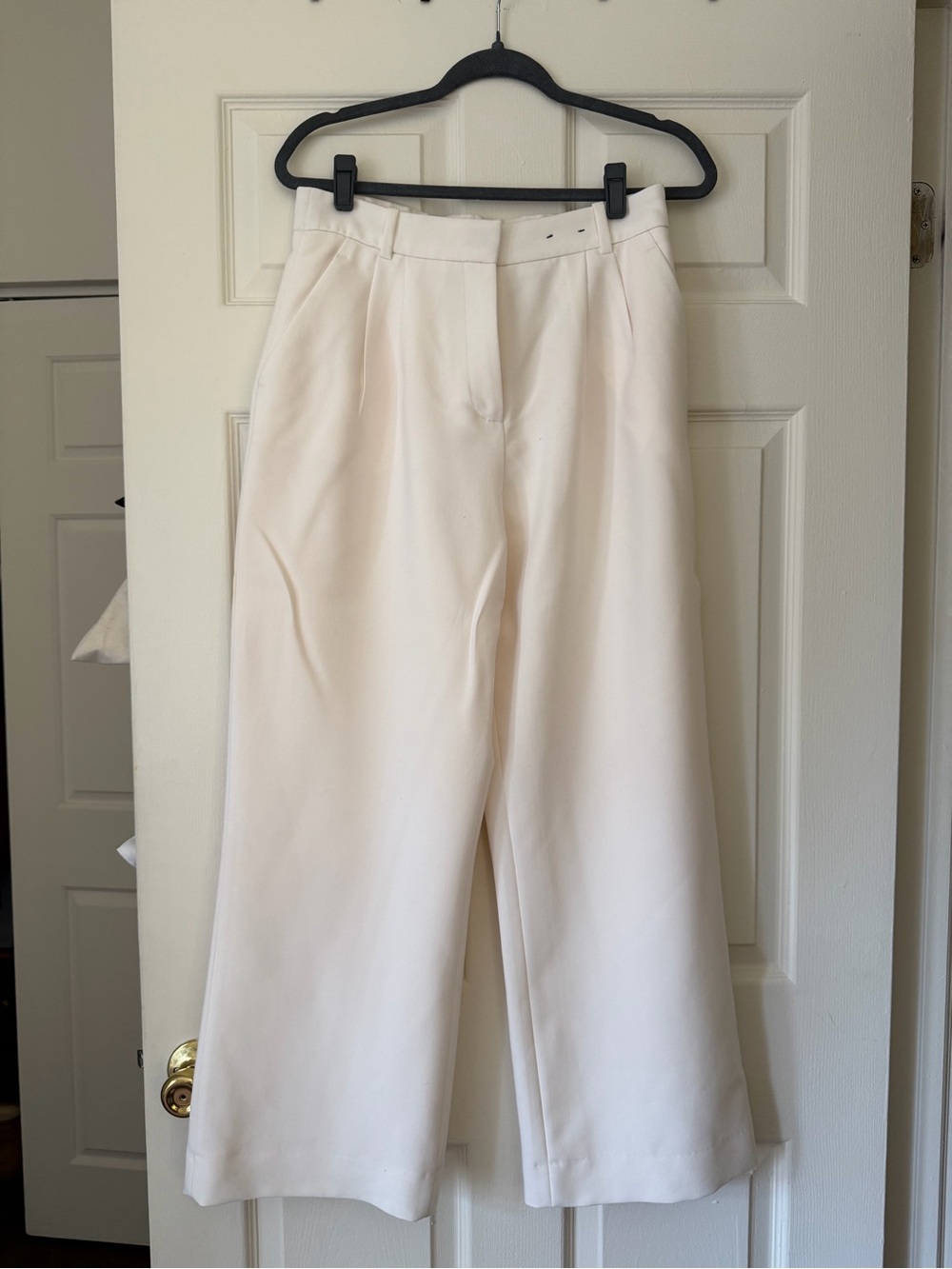 Abercrombie & Fitch Wide Leg Tailored  Pants in Ivory